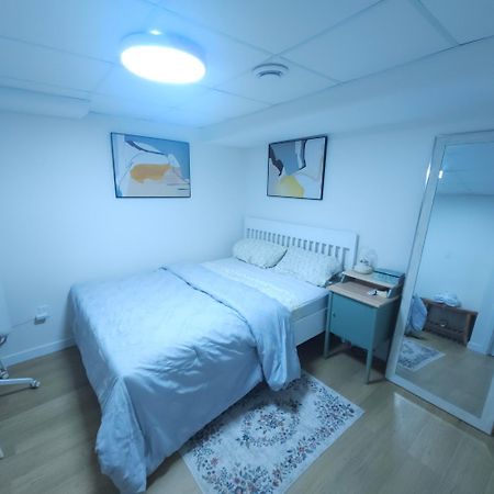 Cozy Basement Suite Winnipeg Walk To Transit Exterior photo
